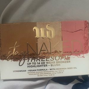 UD STAY NAKED THREESOME!